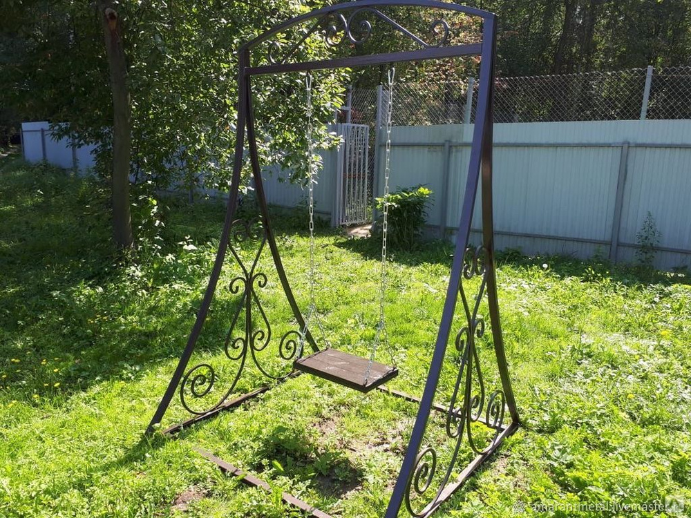 Качель одноместная дачная, цена в Красноярске от компании ЗаборТорг