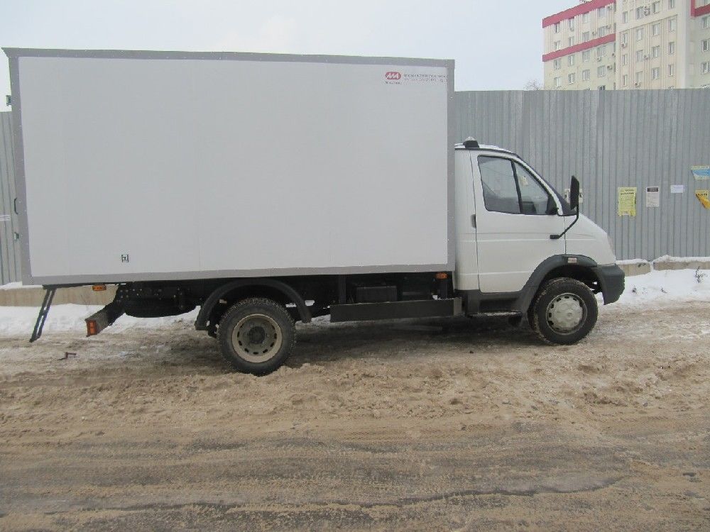 Промтоварный фургон Валдай ГАЗ 33106