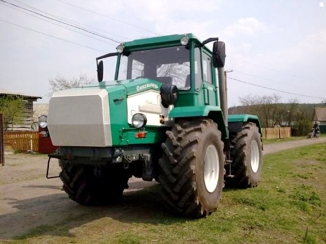Трактор ХТА-250-13