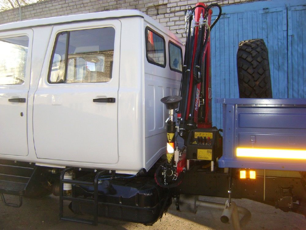 Автомобиль ГАЗ 33088 (5 мест) с манипулятором Fassi М30 3