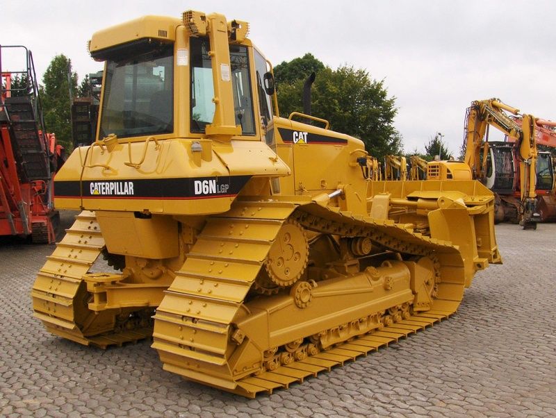 Бульдозер катерпиллер характеристики. Caterpillar d6. Катерпиллер д6. Caterpillar d6n LGP. Бульдозер сат д6.