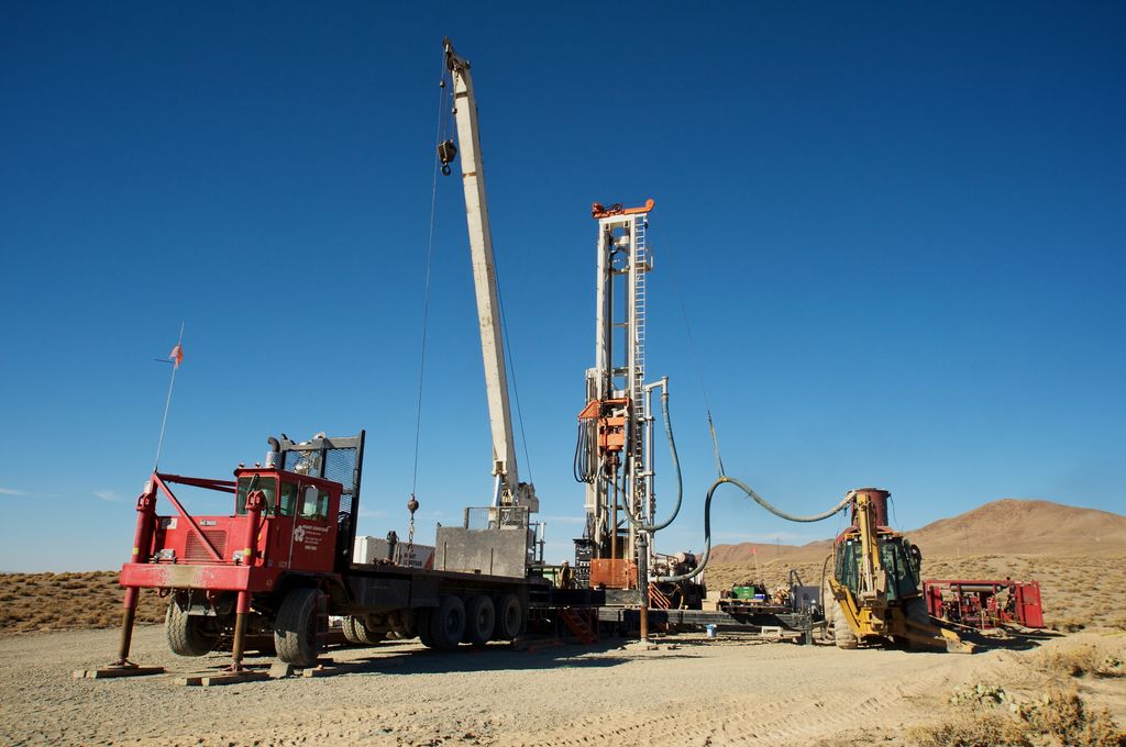 Бурение под столбы забора заказать – Спецстрой в Уфе