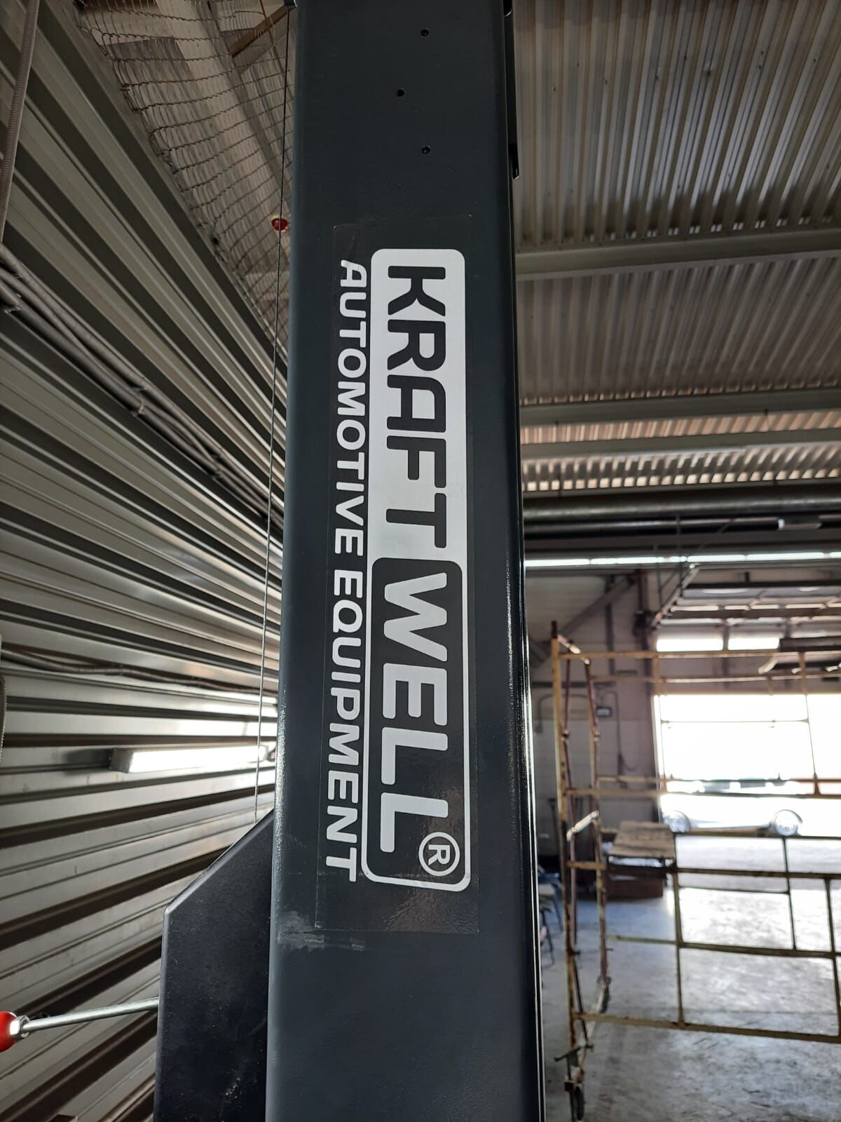 KraftWell KRW4ELH2/220 Подъемник двухстоечный г/п 4000 кг. электрогидравлический 10