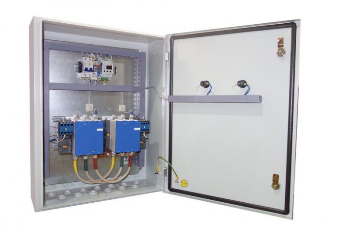 Шкаф автоматического ввода резерва АВР-10A-01-01 на базе контакторов КЭАЗ 5 кВт