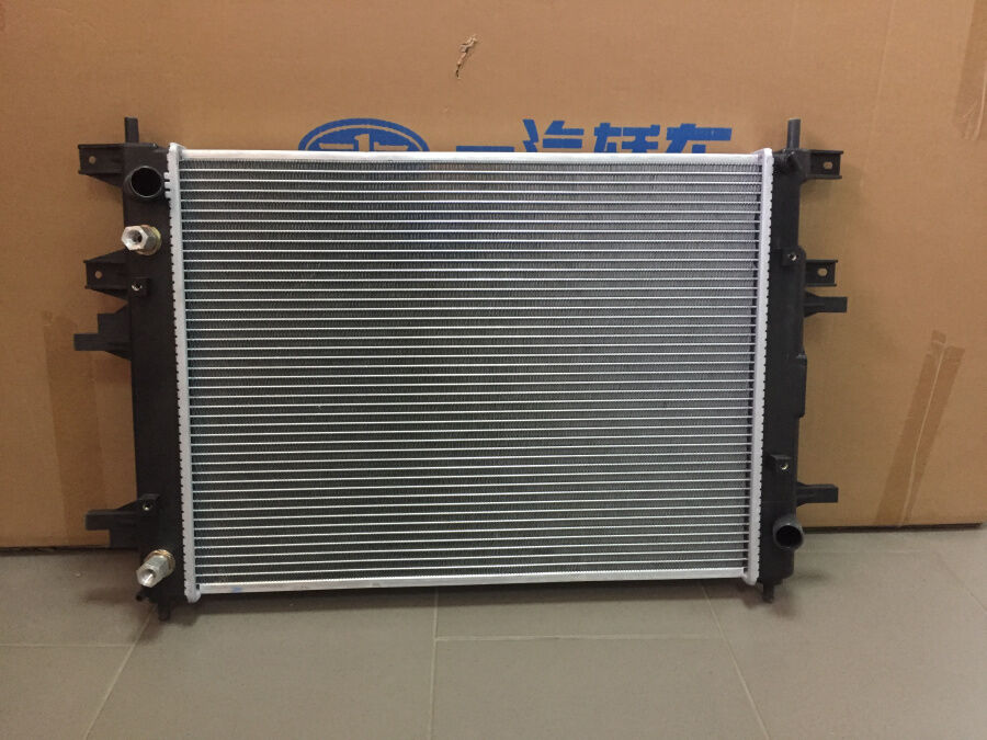 Радиатор охлаждения двигателя (АКПП) J42-1301110BB CHERY Chery Arizzo 7