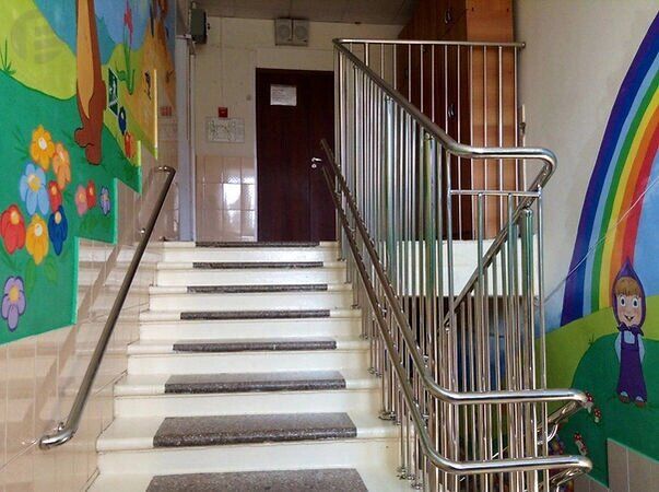 Ограждения лестниц из нержавеющей стали для школ и детских садов