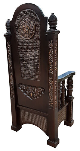 Скачать - Царский трон. Темный готический трон, вид спереди — стоковое изображение | Skurk, Hjem