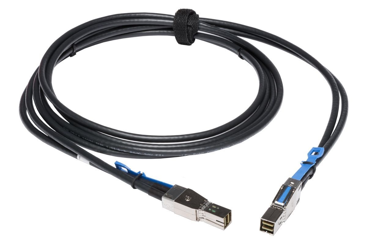 Интерфейсный кабель Infortrend Интерфейсный кабель Infortrend 9370CMSASCAB2-0030 Вилки кабеля SFF8644 Длина кабеля 1.2м.