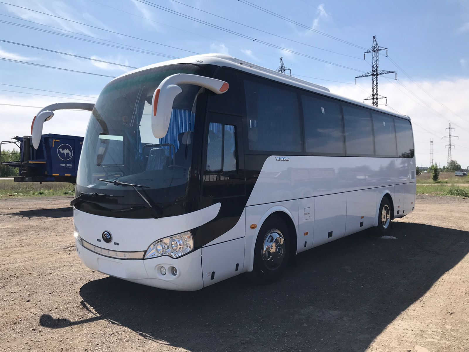Автобус Yutong ZK6938HB9 (дизель) пассажировместимость 39+1+1 новый