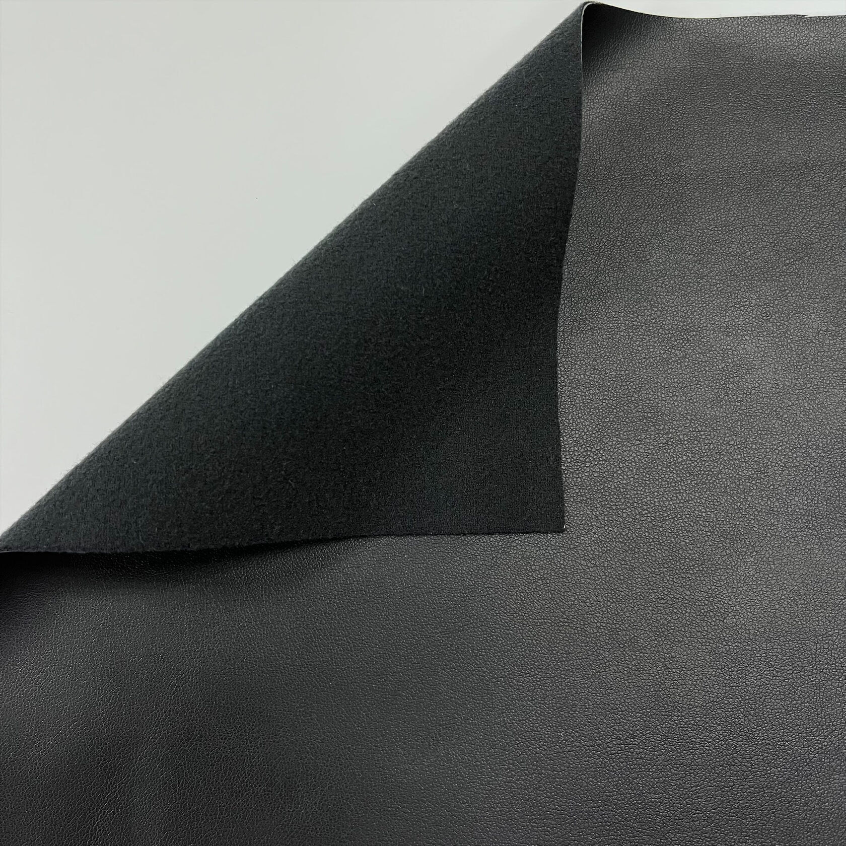 Искусственная кожа с ПВХ-покрытием 701,1.0мм, чёрный